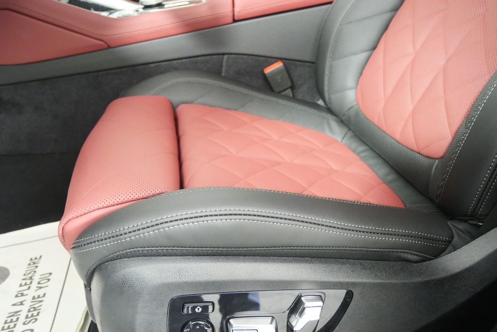 Thumbnail: 2027 BMW X6 - 9