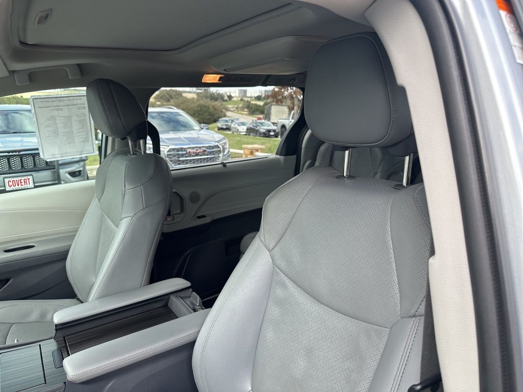 Used Car 2021 Toyota Sienna  For Sale Under $35,000 In Austin, Texas