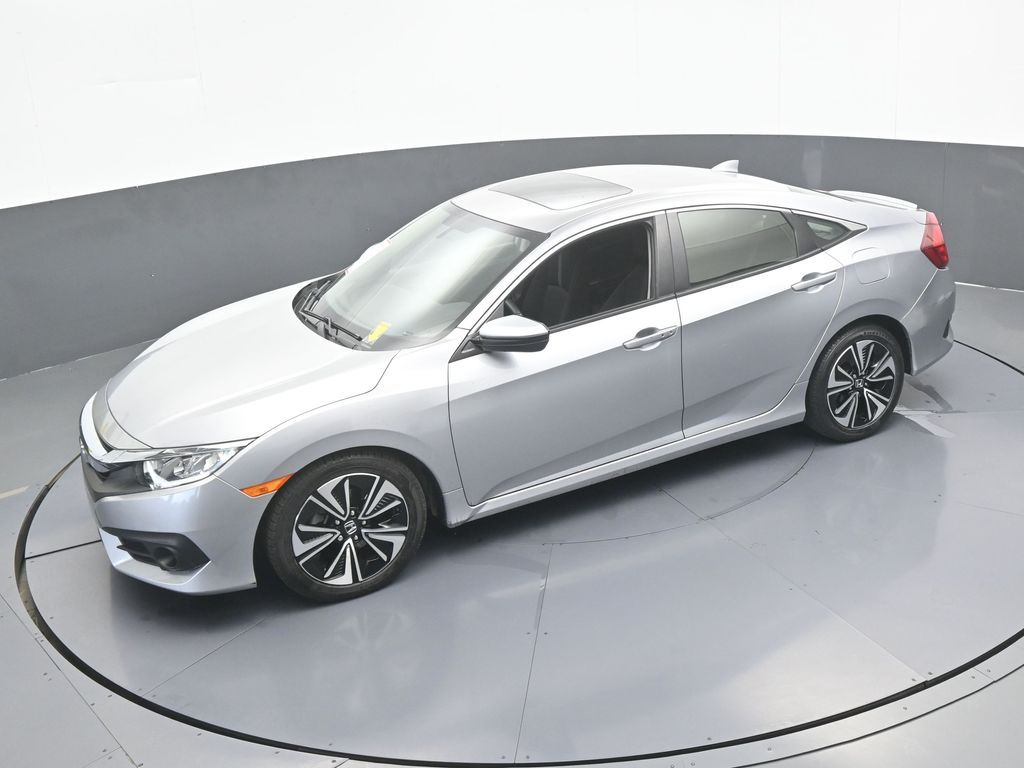 Used 2018 Silver Metallic Honda EX-T image 35