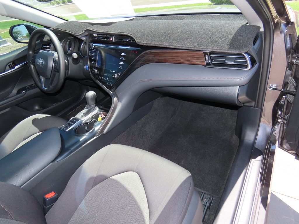 Thumbnail: 2020 Toyota Camry - 17
