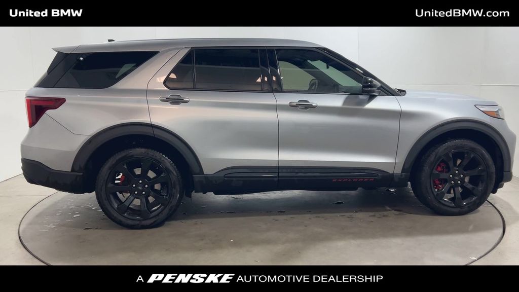 2022 Ford Explorer ST 9