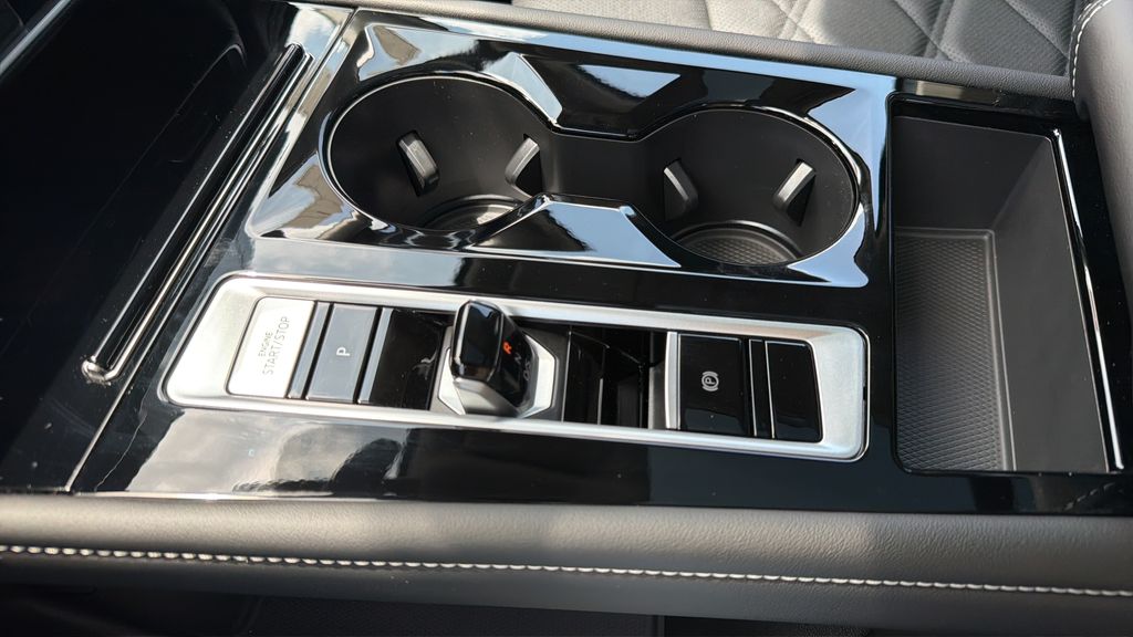 New 2026 Black Volkswagen 2.0T SE w/Technology image 15