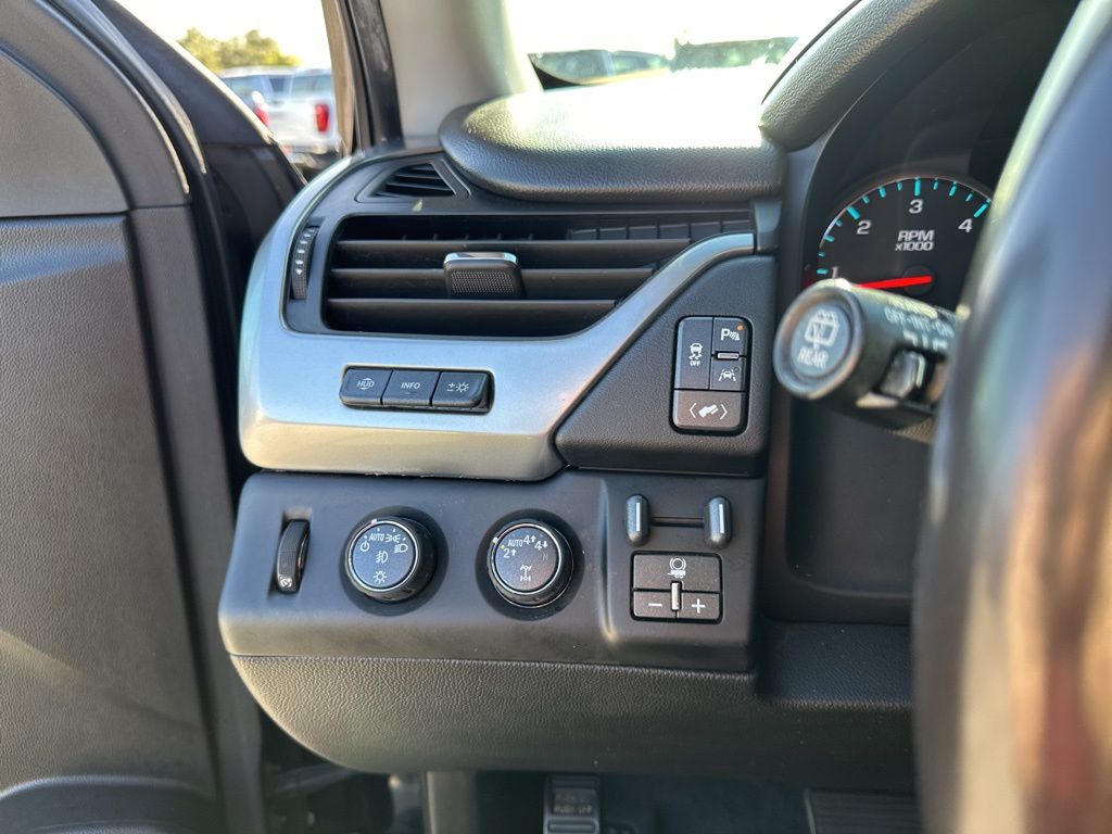 Used Car 2020 Chevrolet Suburban  Premier For Sale Under $40,000 In Austin, Texas