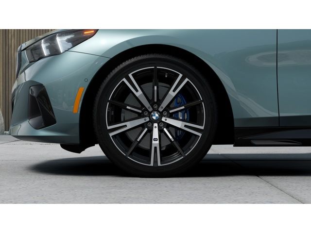 Thumbnail: 2026 BMW 5 Series - 7