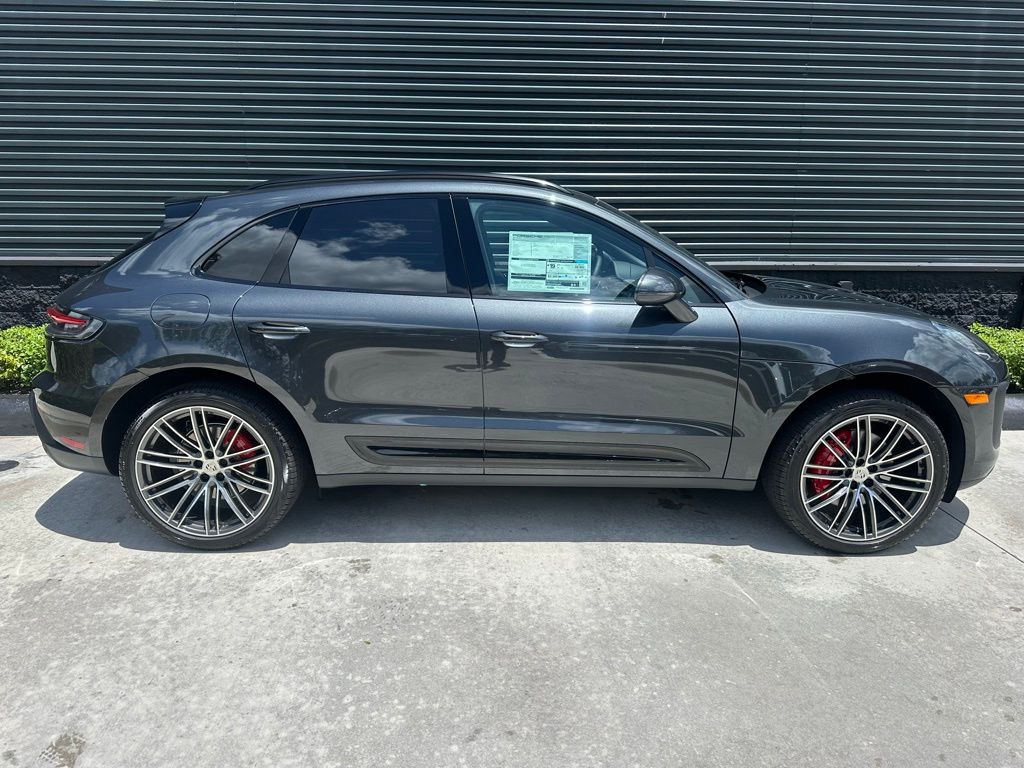 Thumbnail: 2026 Porsche Macan - 10