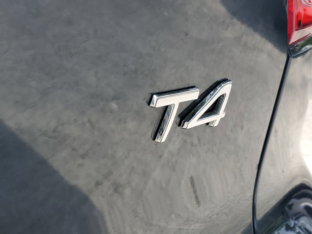 used 2022 Volvo XC40 car, priced at $24,895