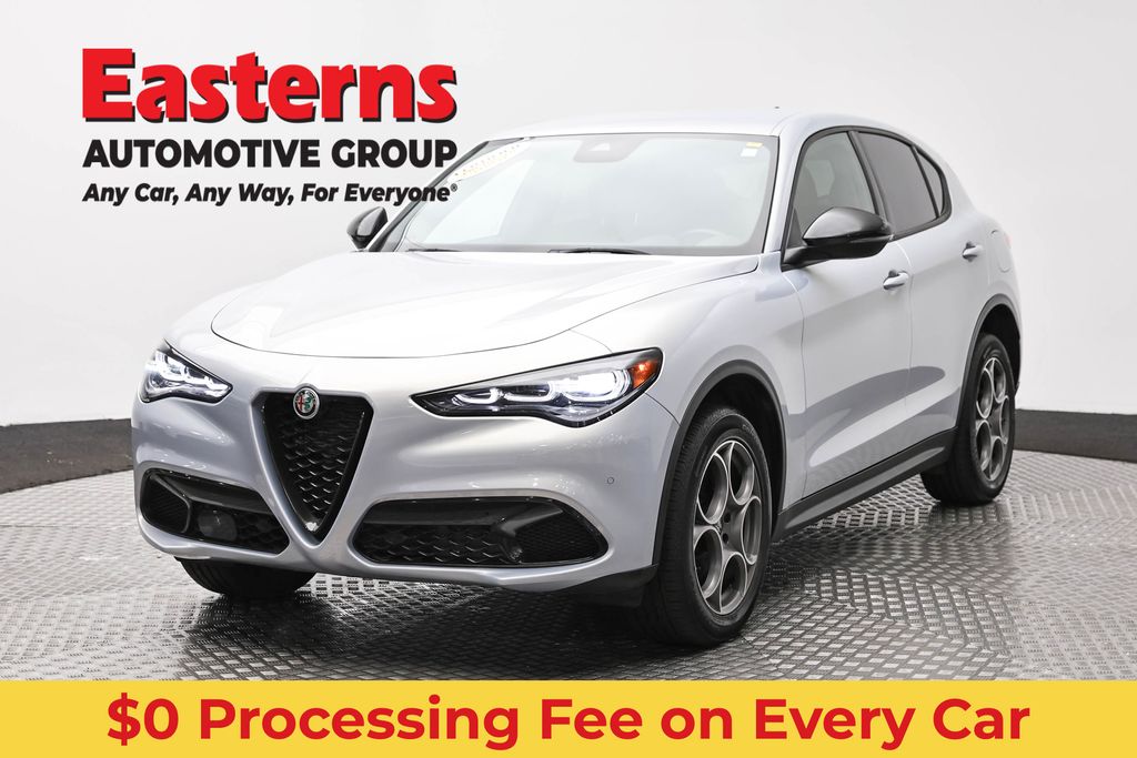 2024 Alfa Romeo Stelvio Sprint AWD's photo