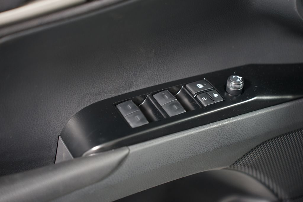 2025 Toyota Camry LE 31