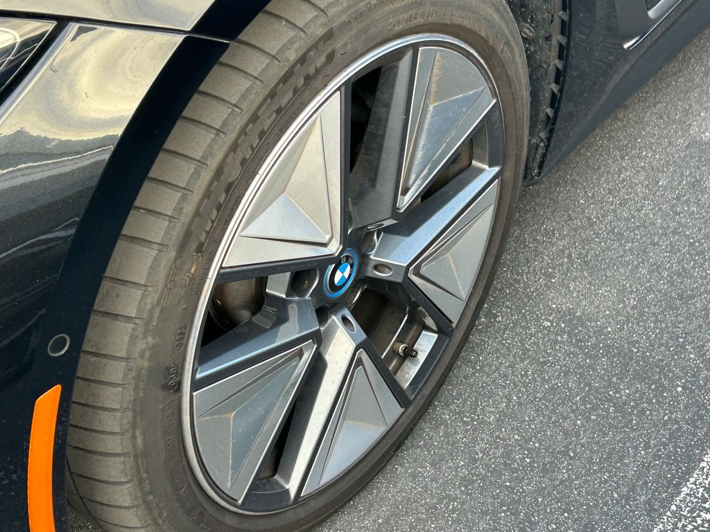Thumbnail: 2023 BMW i4 - 3