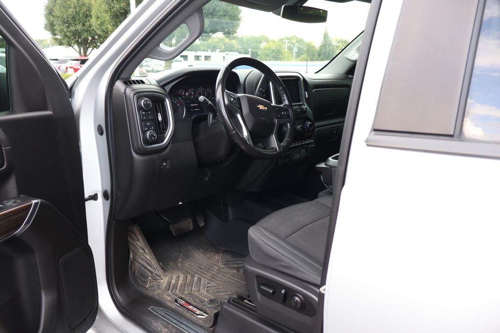 Thumbnail: 2021 Chevrolet Silverado 1500 - 12