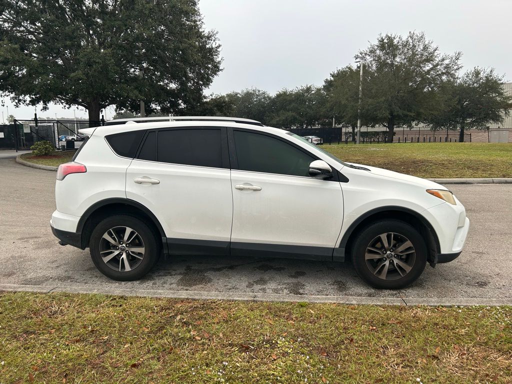 Thumbnail: 2018 Toyota RAV4 - 6