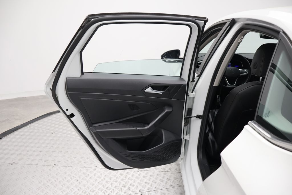 Thumbnail: 2022 Volkswagen Jetta - 21