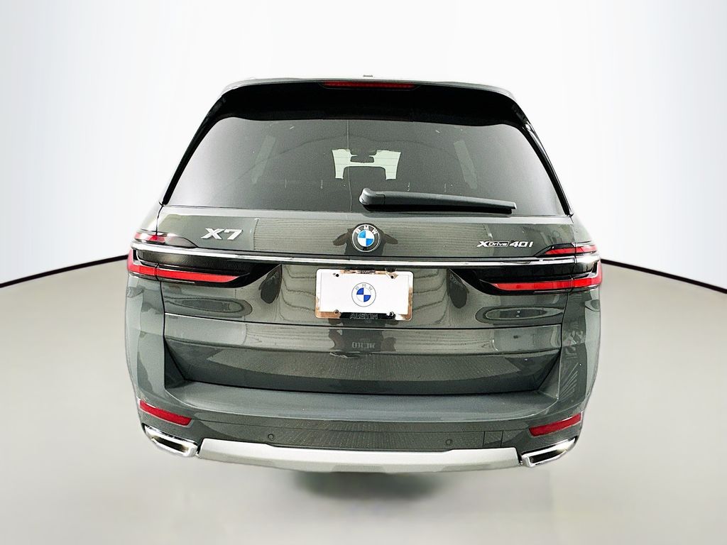 Thumbnail: 2026 BMW X7 - 6
