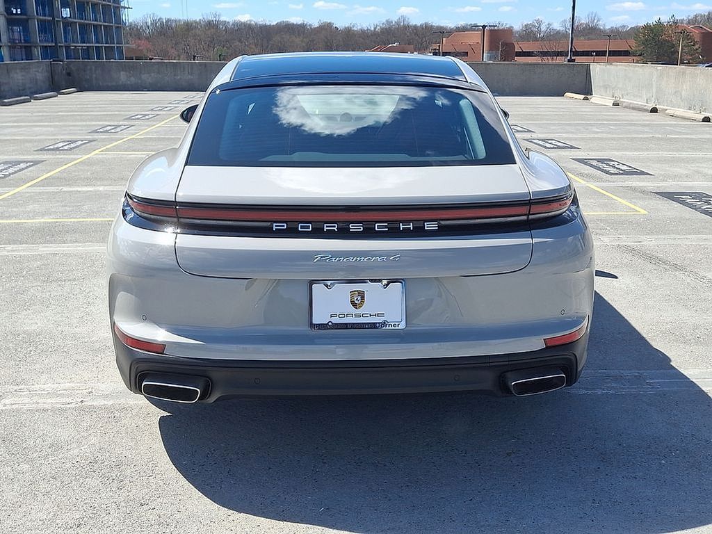 Thumbnail: 2025 Porsche Panamera - 9