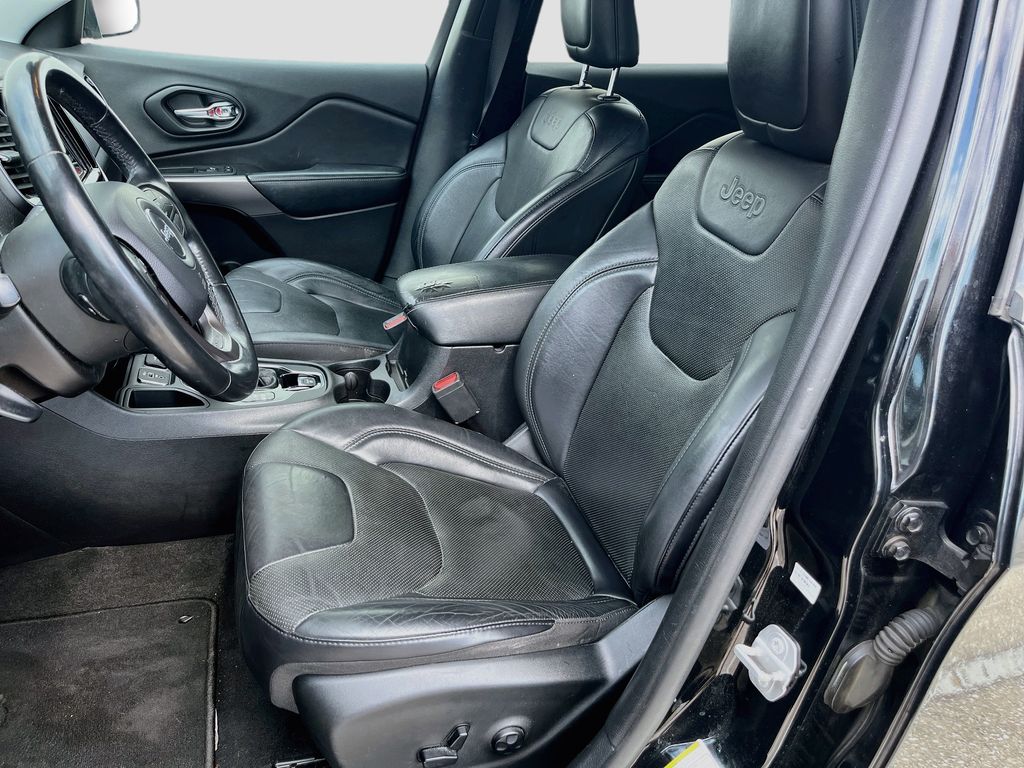 Used 2019 Black Jeep Limited image 22