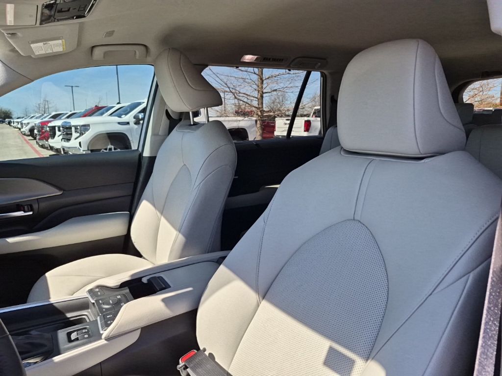 Used Car 2024 Toyota Grand Highlander  Xle For Sale Under $50,000 In Austin, Texas