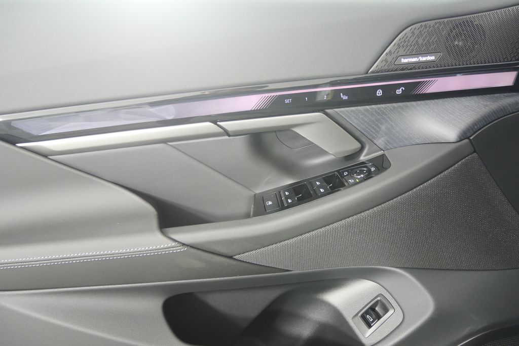 Thumbnail: 2026 BMW i5 - 8