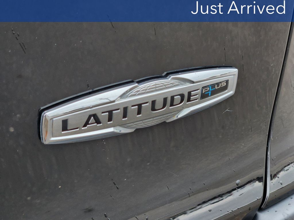 2020 Jeep Cherokee Latitude Plus 12