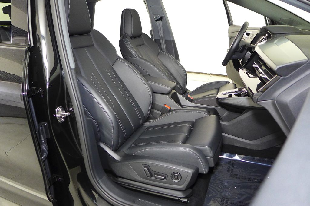 Thumbnail: 2023 Audi Q4 e-tron - 19