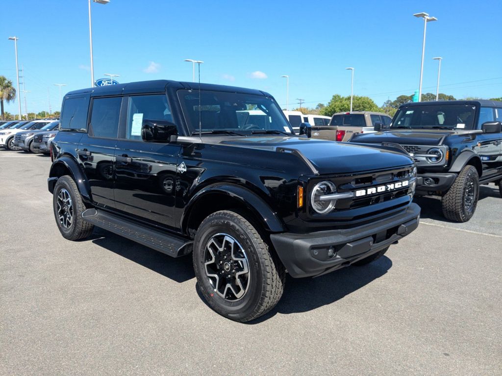 2026 Ford Bronco Outer Banks