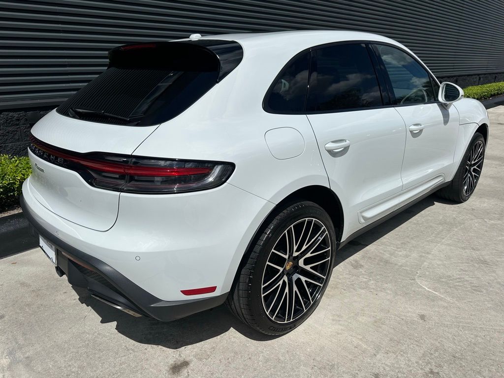 Thumbnail: 2023 Porsche Macan - 9