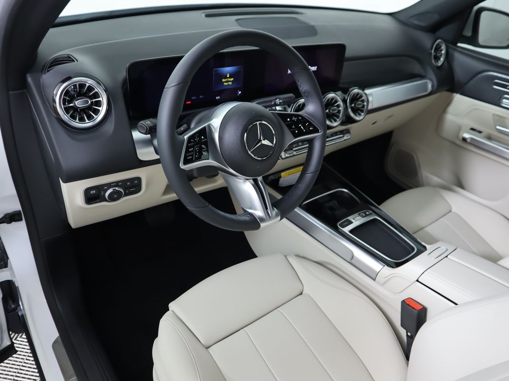 Thumbnail: 2025 Mercedes-Benz GLB - 9