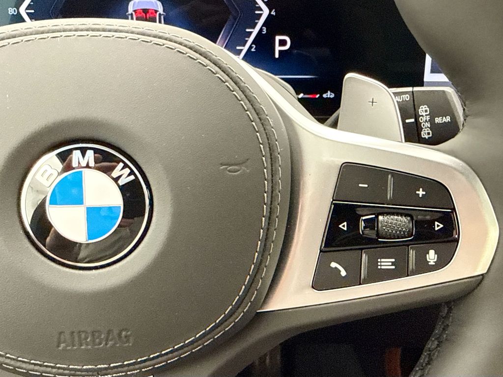 Thumbnail: 2027 BMW X7 - 12