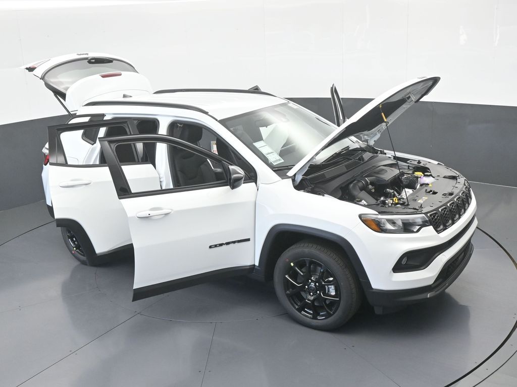 New 2026 bright white clearcoat Jeep Latitude image 63