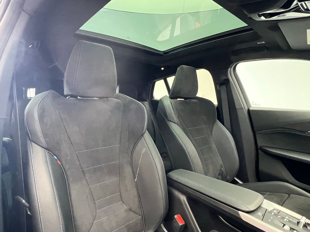 2025 BMW X2 M35i 8