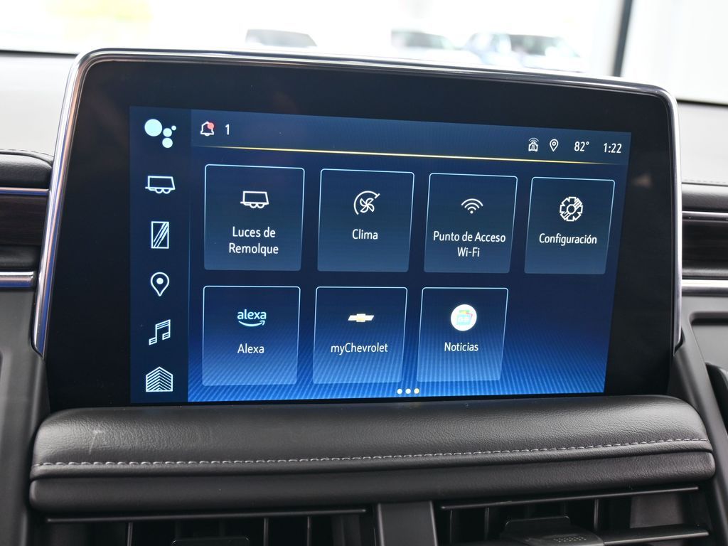 Used 2024 Summit White Chevrolet Z71 image 24