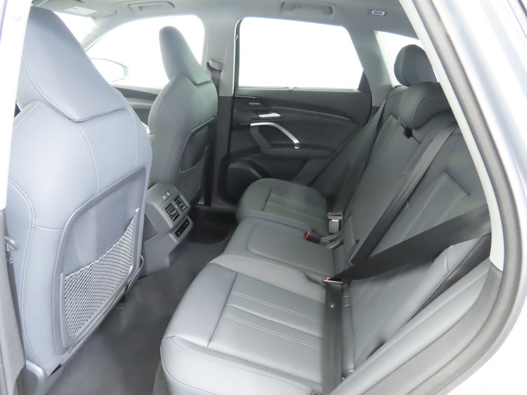 Thumbnail: 2025 Audi Q5 - 22