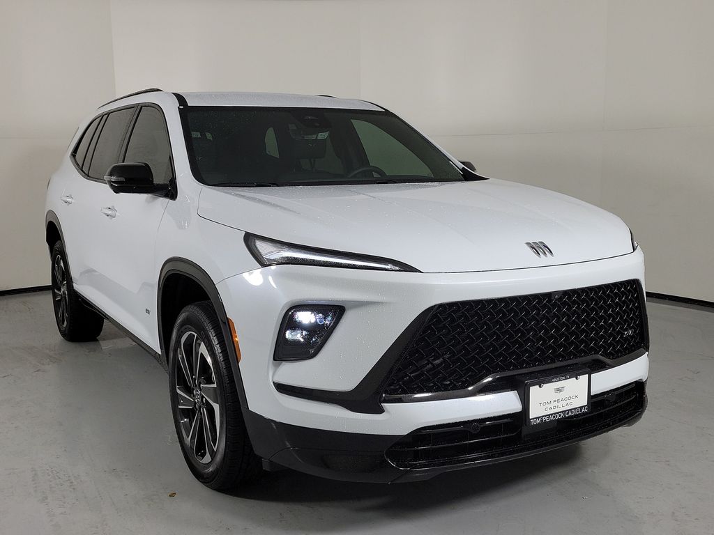 Iridescent White Tricoat 2026 Buick Enclave SUV / Crossover Front-Wheel Drive 8-Speed Automatic