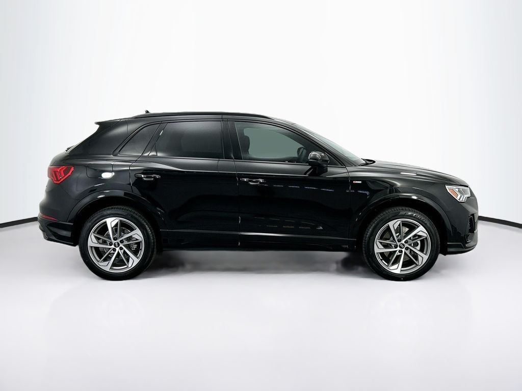 Thumbnail: 2025 Audi Q3 - 4