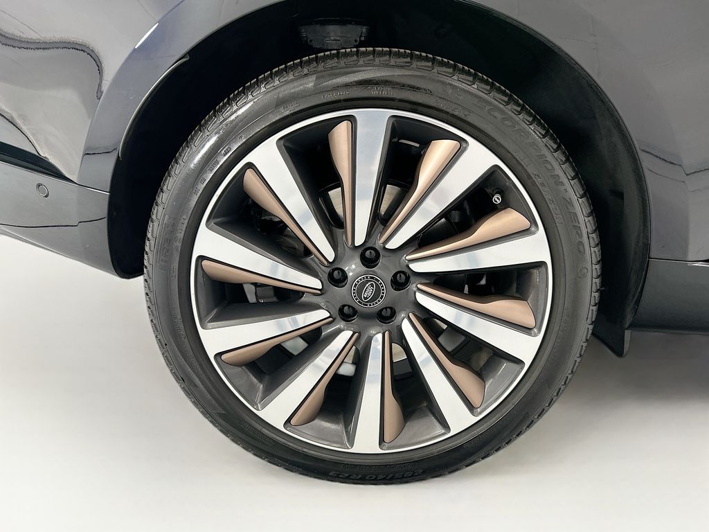 Thumbnail: 2023 Land Rover Range Rover - 32