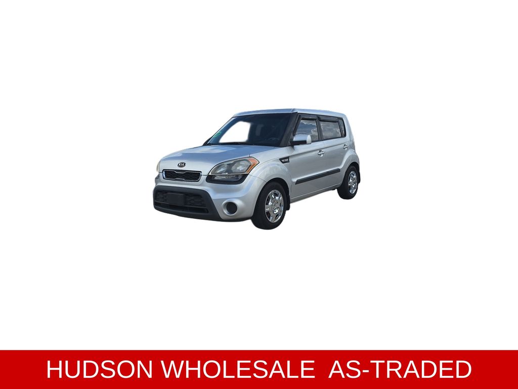 2012 Bright Silver Kia Soul Base FWD Hatchback