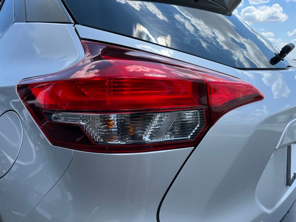 Thumbnail: 2019 Nissan Kicks - 7