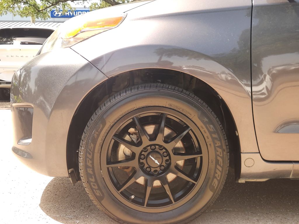 Used 2014 Gray Scion Base image 10