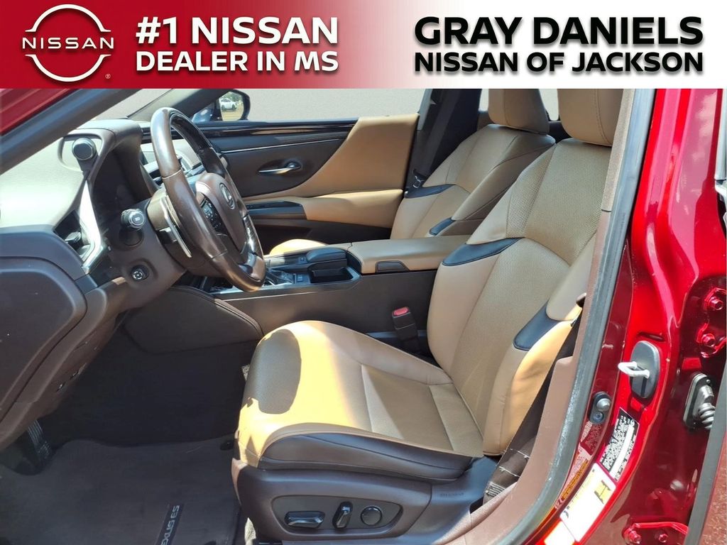 Used 2020 Lexus ES Sedan
