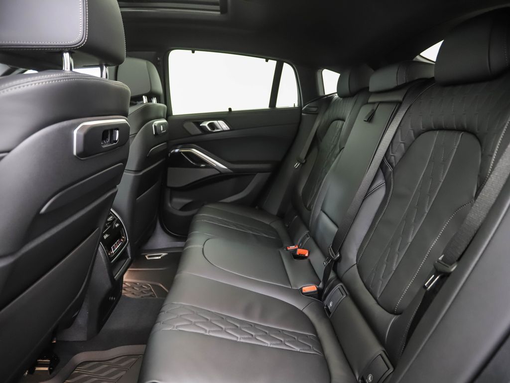 Thumbnail: 2026 BMW X6 - 21