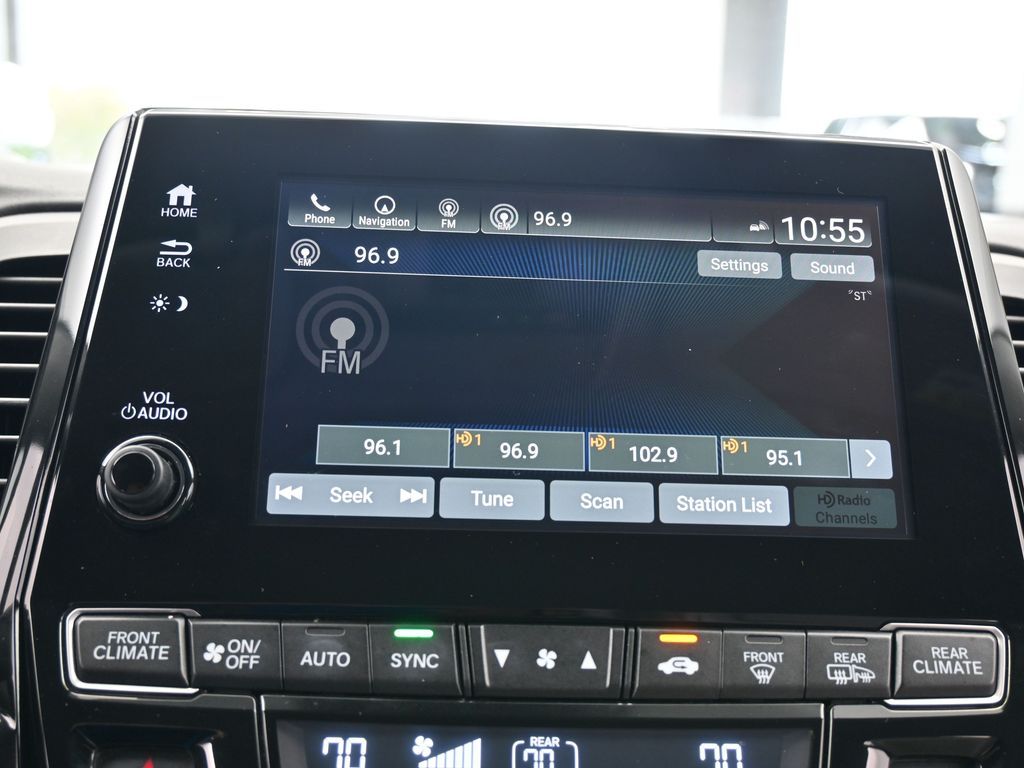 Used 2021  Honda Elite image 28