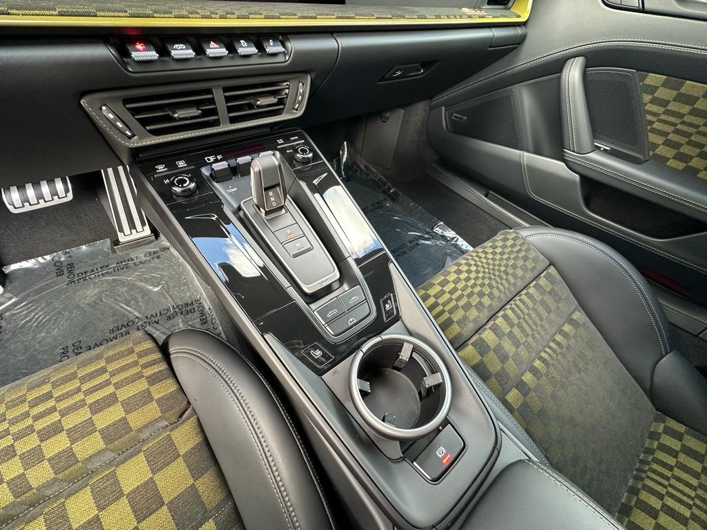 Thumbnail: 2026 Porsche 911 - 29