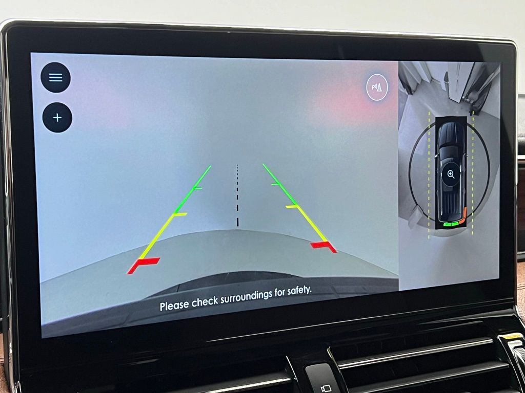 Thumbnail: 2024 Lincoln Navigator - 16