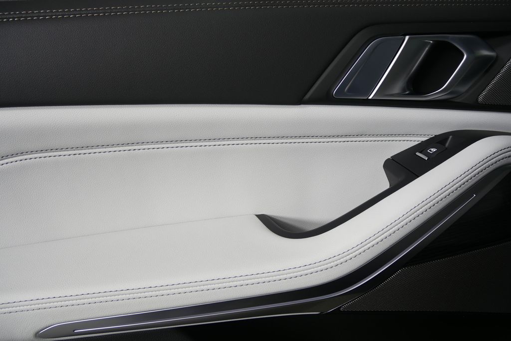 Thumbnail: 2026 BMW X5 - 14