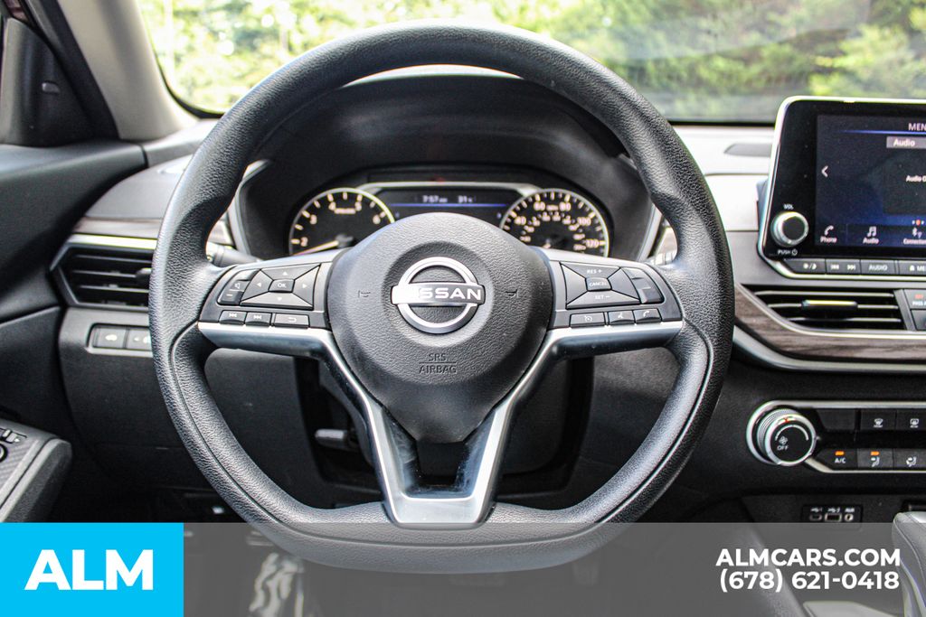 Used 2024 Red Nissan 2.5 SV image 23