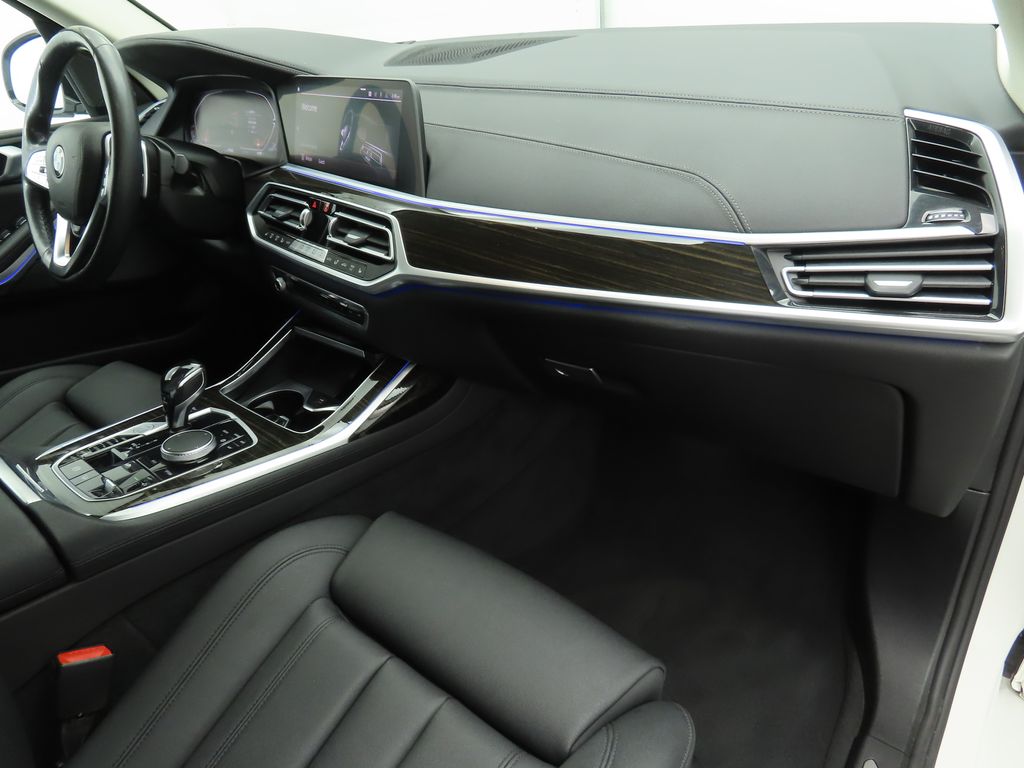 2021 BMW X7 xDrive40i 17