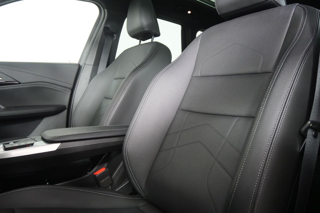 Thumbnail: 2023 BMW X1 - 10