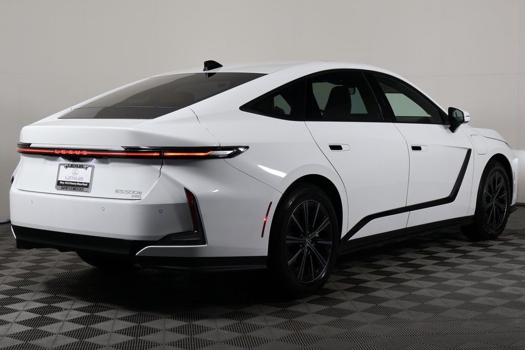 Thumbnail: 2026 Lexus ES - 2