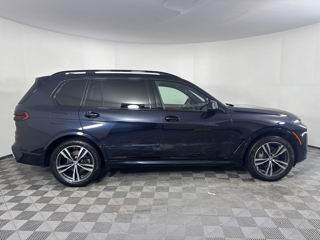 Thumbnail: 2023 BMW X7 - 4