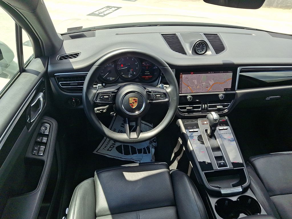 Thumbnail: 2023 Porsche Macan - 13