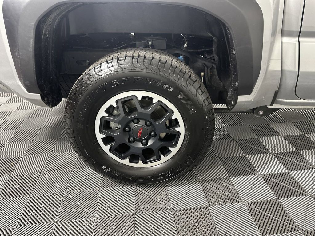 2024 Toyota Tacoma TRD Off-Road 15